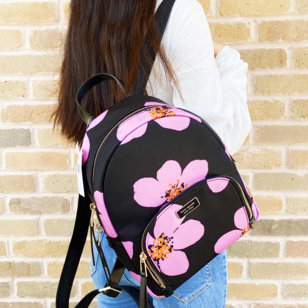 Gaby’sBags👜💕-NWT Kate spade 🌸 Backpack🌸 - Picture 3 of 4